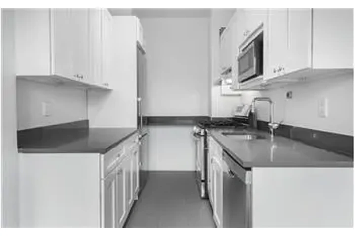 $4200 : Rental property with 1 bedro image 2