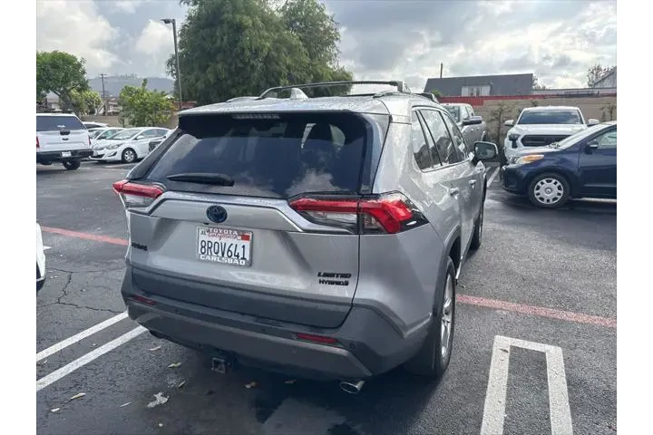 $29995 : Toyota RAV4 Hybrid 2020 AWD image 3