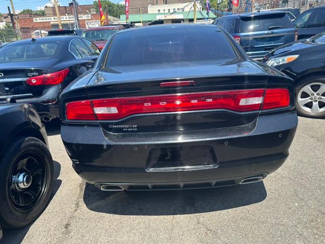 $12995 : Used 2014 Charger 4dr Sdn Pol image 3