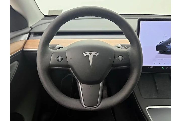 $39998 : Tesla Model Y 2024 AWD Long image 10