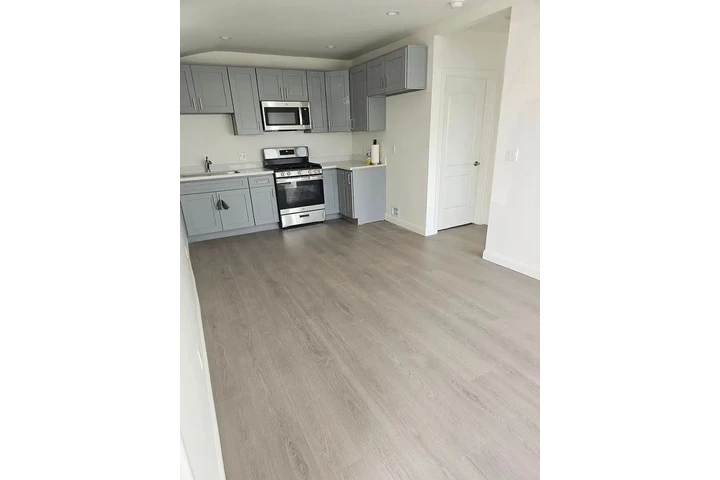 $850 : Ready home for rent in Anaheim image 4
