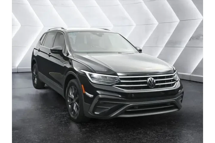 $19118 : Volkswagen Tiguan 2022 SE 4d image 1