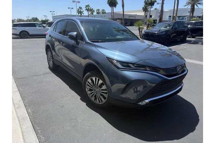 $39995 : Toyota Venza 2024 AWD LE 4dr image 1
