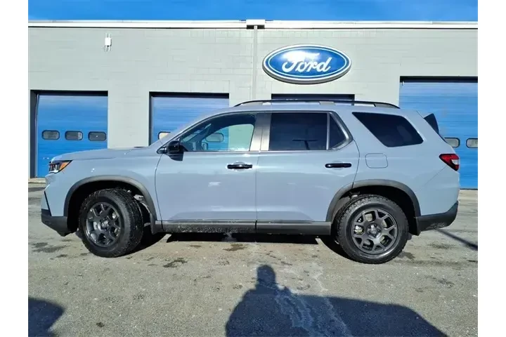 $39671 : Honda Pilot 2025 AWD TrailSp image 2