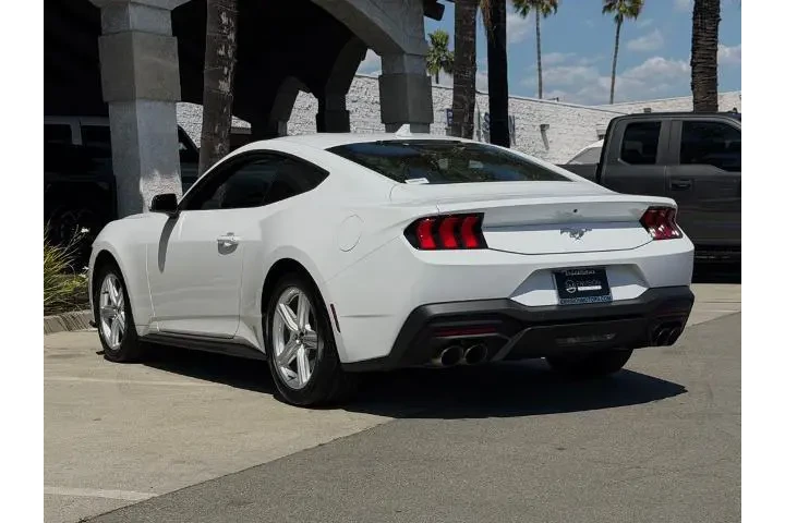 $33750 : Ford Mustang 2026 EcoBoost P image 6