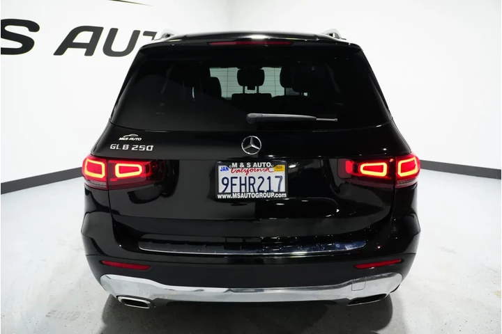 $20832 : 2020 GLB 250 image 9