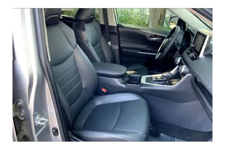 $31995 : Toyota RAV4 Hybrid 2023 AWD image 7