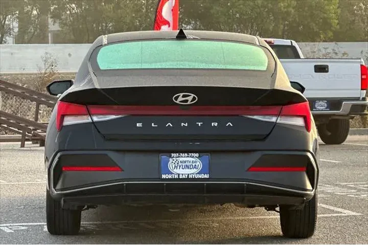 $17990 : Hyundai ELANTRA 2024 SEL 4dr image 5