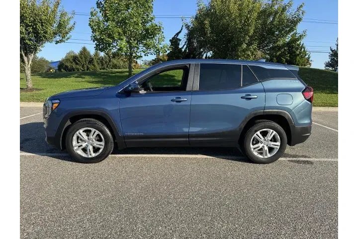 $25800 : GMC Terrain 2024 AWD SLE 4dr image 3