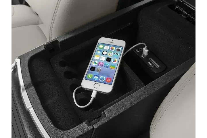 Chrysler 300 2016 Limited 4d image 10