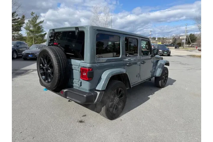 $31999 : 2024 Wrangler Sahara 4xe image 4