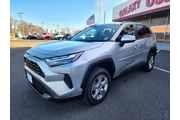 $28602 : Toyota RAV4 2023 AWD XLE 4dr thumbnail