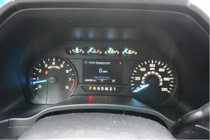 $18725 : Ford F-150 2018 4x2 XL 4dr S image 10