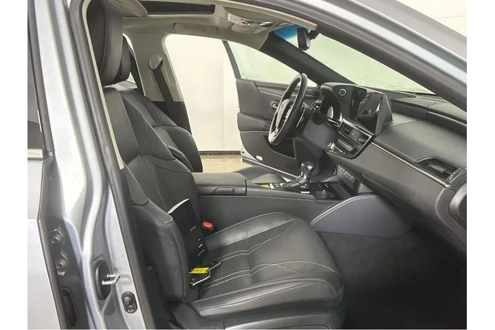 $38986 : 2024 ES300H LUXURY. image 6