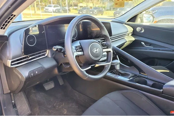 $20991 : Hyundai ELANTRA 2025 SEL Con image 9