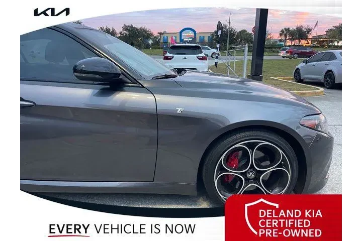 $33800 : Alfa Romeo Giulia 2024 Ti 4d image 4