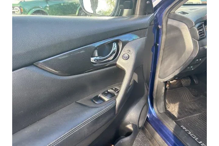 $13249 : Nissan Rogue 2018 S 4dr Cros image 5