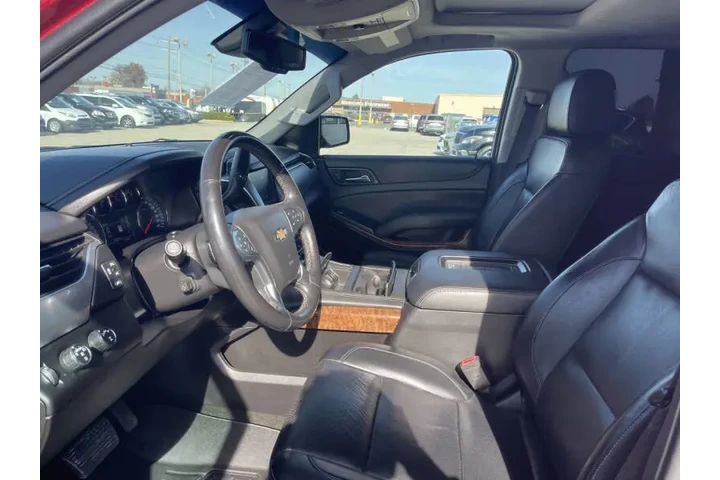 $17999 : 2017 Suburban Premier image 10