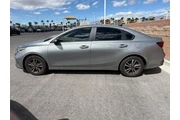 $18988 : Kia Forte 2023 LXS 4dr Sedan thumbnail