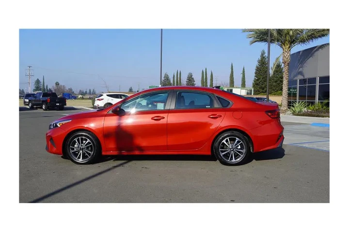 $17250 : 2024 Forte LXS image 9