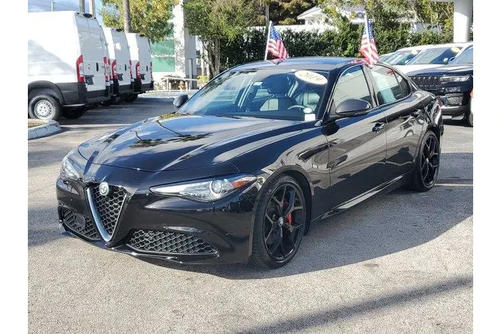 $13991 : Alfa Romeo Giulia 2019 Base image 3