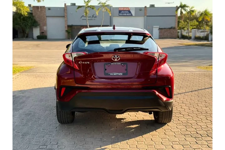 $11900 : TOYOTA C-HR XLE image 9