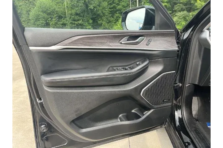 $28500 : Jeep Grand Cherokee L 2022 4 image 9