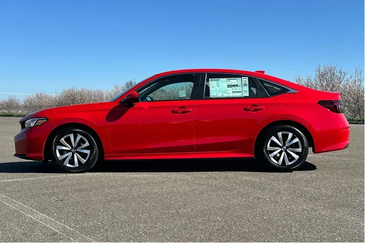 $25981 : Honda Civic 2025 LX 4dr Seda image 6