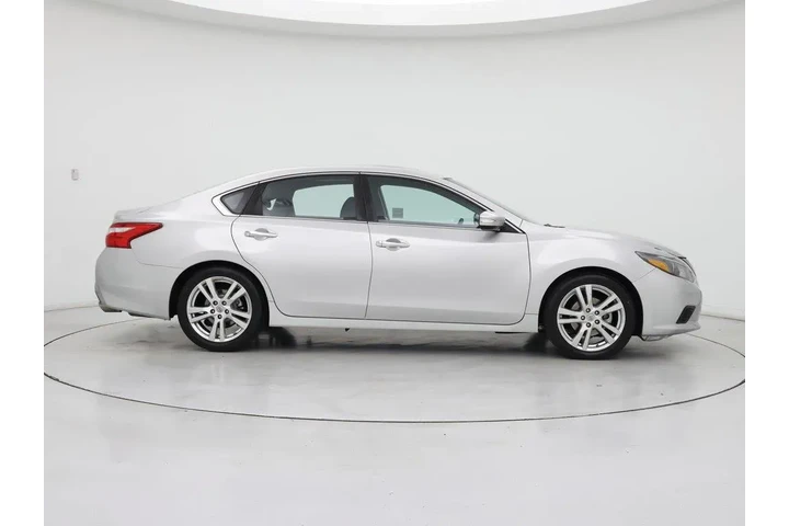 $12998 : Nissan Altima 2016 3.5 SL 4d image 7