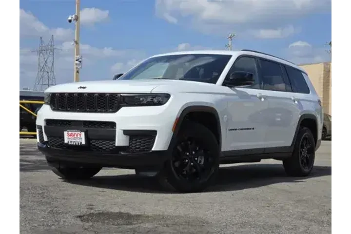 $32500 : 2024 Grand Cherokee L image 2