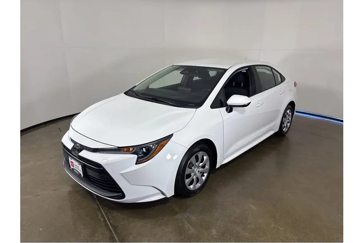 $23997 : 2025 Corolla LE image 9