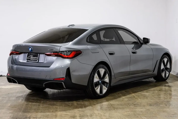 $31990 : 2023 i4 eDrive35 image 9