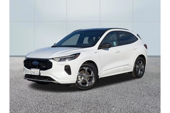 $23575 : Ford Escape 2023 ST-Line 4dr image 1