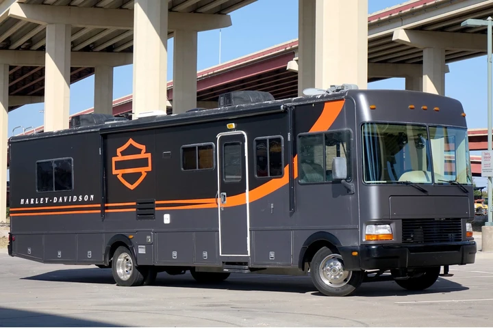 $14695 : 2000 Fleetwood Bounder image 5