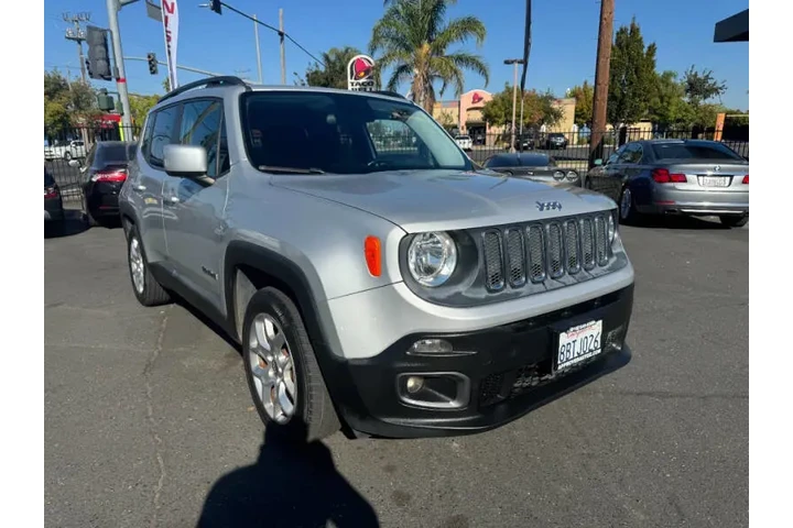 $9498 : 2015 Renegade Latitude image 3