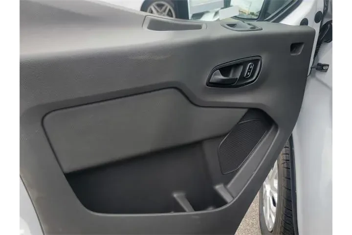 $32595 : Ford Transit 2024 250 3dr SW image 9