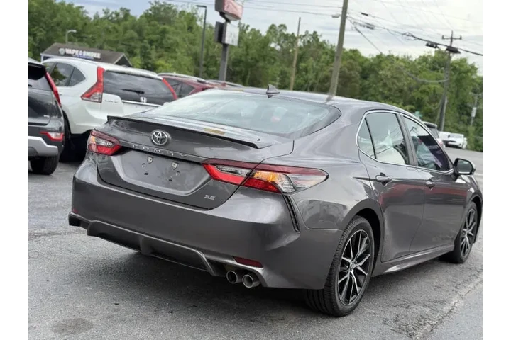 $20995 : 2021 Camry SE image 7