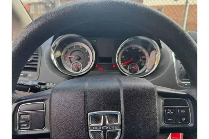 2015 DODGE GRAND CARAVAN PASS image 8