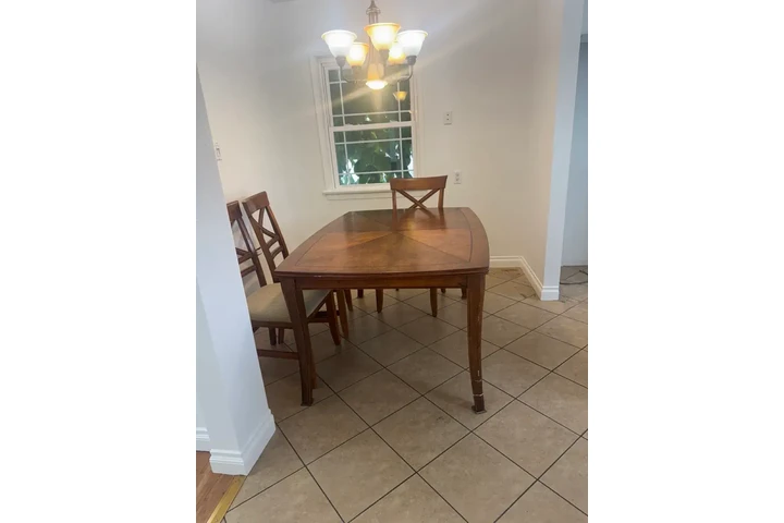 $1800 : Downey - 4 Recamaras image 7