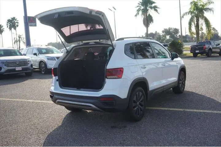 $21995 : Volkswagen Taos 2024 S 4dr S image 9