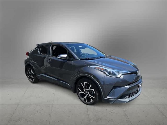 $16500 : Pre-Owned 2018 Toyota C-HR XLE image 7