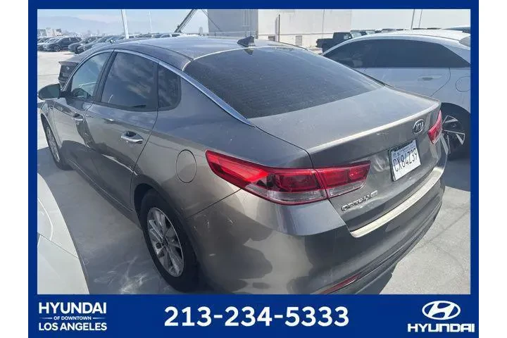 $12432 : Kia Optima 2017 LX 4dr Sedan image 4