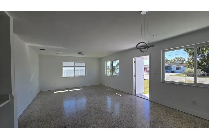 $1700 : 3 Recamaras 2 Baño Listo image 4