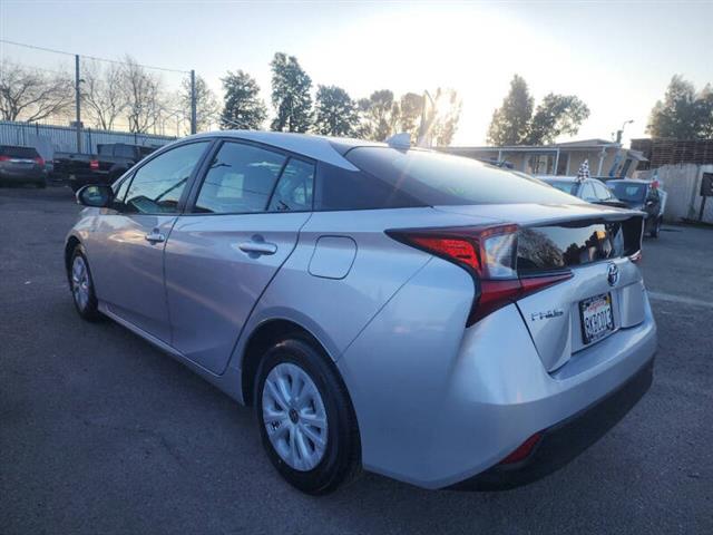 $18599 : 2019 Prius L Eco image 8