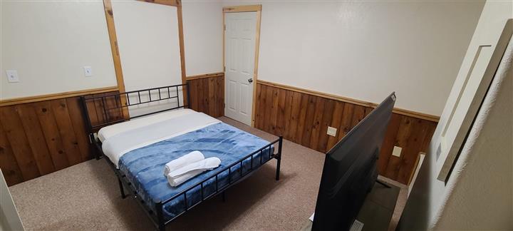 $800 : Cuarto en Lake Arrowhead image 4