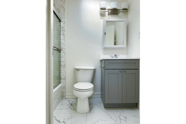 $1400 : 1Bed & Studio Apt in Glendale image 7