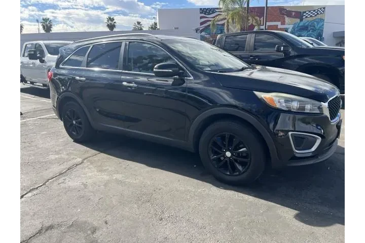 $12385 : Kia Sorento 2018 LX 4dr SUV image 2