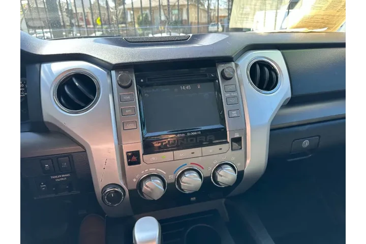 2018 Tundra SR5 image 9