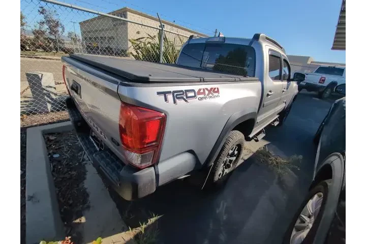 $29995 : Toyota Tacoma 2017 4x4 TRD P image 3