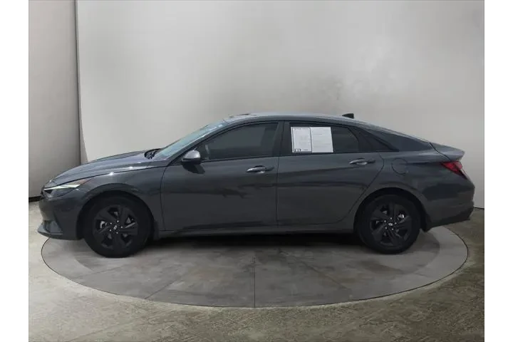 $21216 : Hyundai ELANTRA 2023 SEL 4dr image 2